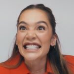 Lina Tejeiro Instagram - Mi gente, oficialmente SOLD OUT de mi kit en el e-commerce 🥺😱🔥 ¡No puedo estar más agradecida con ustedes! 🥰 Todavía pueden conseguir las últimas unidades de mi kit en: • @cromanticstore (online y todas las tiendas a nivel nacional) • @rappicolombia que te llega en 10 minutos ¡Aprovechen ya y no se queden sin tener Coraje esta navidad! ❤️🎄