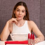 Lina Tejeiro Instagram - Hoy puse a prueba mi rímel que sí es rímel. Ahora yo quiero retarlos a ustedes a desafiar su Coraje. #coraje #corajebylinatejeiro #linatejeiro #UnRimelQueSiEsRimel #UnRimelWaterResistant #TresCapasDeCoraje
