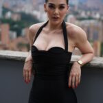 Lina Tejeiro Instagram - Medellín cuanto te quiero, haces parte de mi lista de sueños y espero poder cumplirlo. 🌟 Gracias por siempre recibirme con tanto amor y hacerme sentir como en casa, gracias por todo el amor que recibí hoy. Todos esos besos, abrazos y palabras que me quedan para siempre en mi corazón. ♥️ @corajebylinatejeiro 📸 @cococontilde_ Medellín, Antioquia