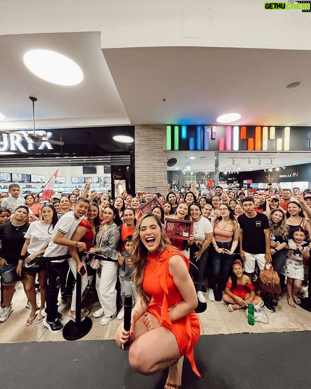 Lina Tejeiro Instagram - Venir a mi ciudad y sentirme tan amada me llena tanto el alma. GRACIAS VILLAVICENCIO 🥹♥️ Hoy lloré de felicidad. 🫶🏻🌟 Villavicencio, Colombia