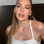 Lina Tejeiro Instagram - Ve, ya me voy pero me voy de Cali con el corazón llenísimo de amor. ♥️ Gracias a todas y cada una de las personas que me acompañaron en estos dos días. Me sentí tan bien atendida, amada y bien recibida en esta hermosa ciudad y su gente. Gente amorosa, servicial, atenta. Gente bella ♥️✨ Cali Valle De Cauca
