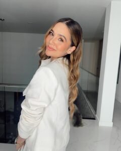 Lina Tejeiro Instagram - NOVIEMBRE ♥️