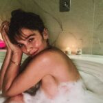 Lina Tejeiro Instagram - Mimarme, mi plan favorito. ✨