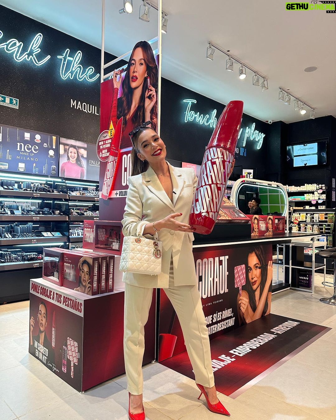 Lina Tejeiro Instagram - Aun no aterrizo en la realidad, ver este sueño realizado me tiene extremadamente feliz. 🥹 Estoy llorando. 🥹