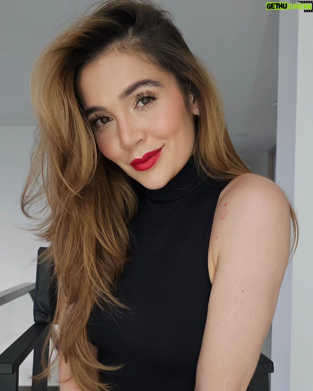 Lina Tejeiro Instagram - Una miradita coqueta ❤️