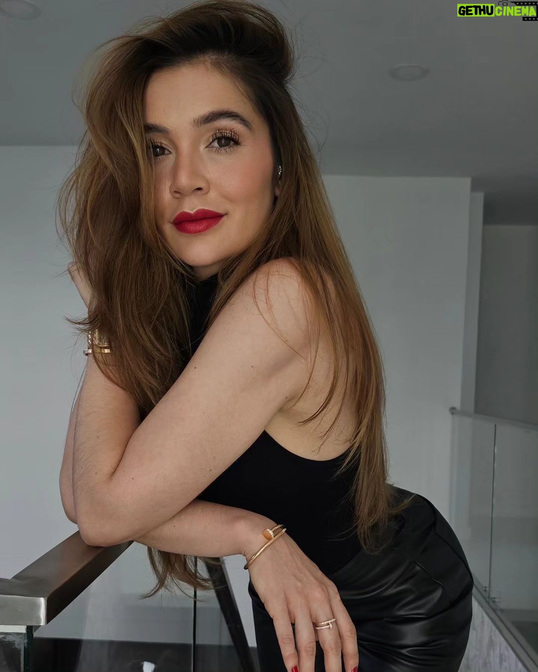 Lina Tejeiro Instagram - Una miradita coqueta ❤️