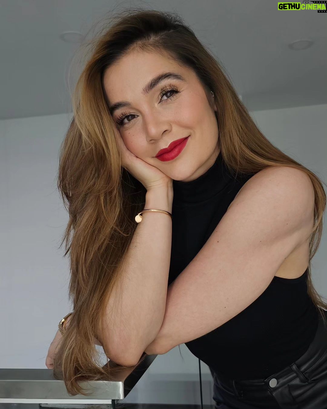 Lina Tejeiro Instagram - Una miradita coqueta ❤️