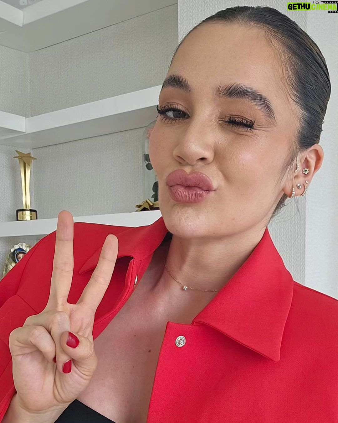 Lina Tejeiro Instagram - Tener el coraje de no ser como todo el mundo. ❤️