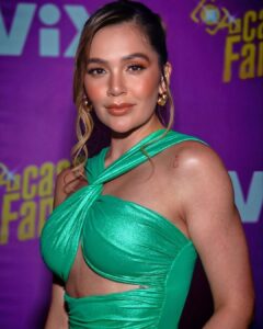 Lina Tejeiro Instagram - Si así soy verde como seré madura? 🤭💚 📸 @armaniph Gracias. 🫶🏼
