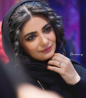 Linda Kiani Instagram - آذر ماه ۱۴۰۲
