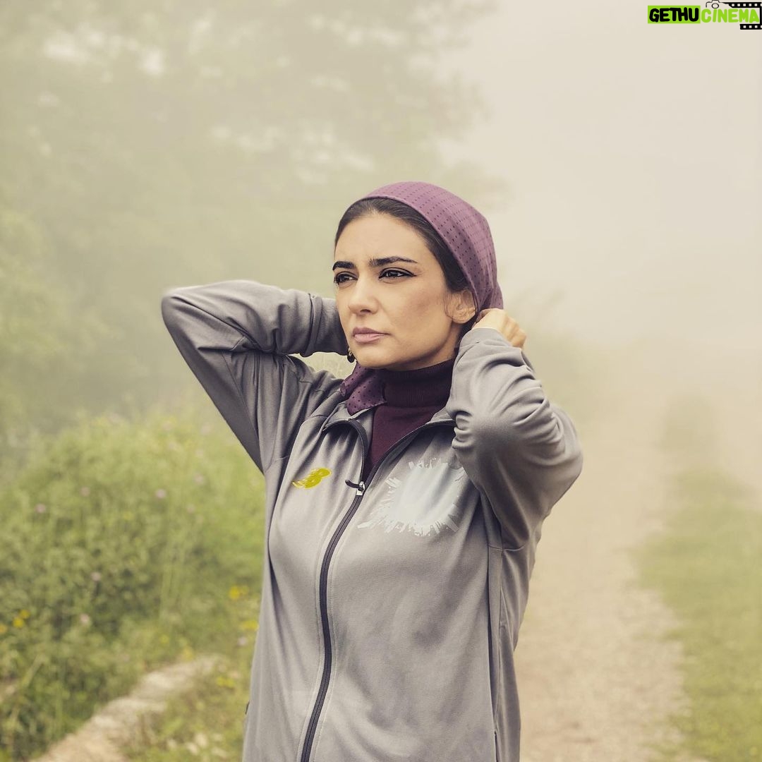 Linda Kiani Instagram - … اینجا سراپا گوش باید بود