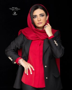 Linda Kiani Instagram - ممنونم از دوست عزیزم مسیح زاد
 بابت طراحی زیبا
