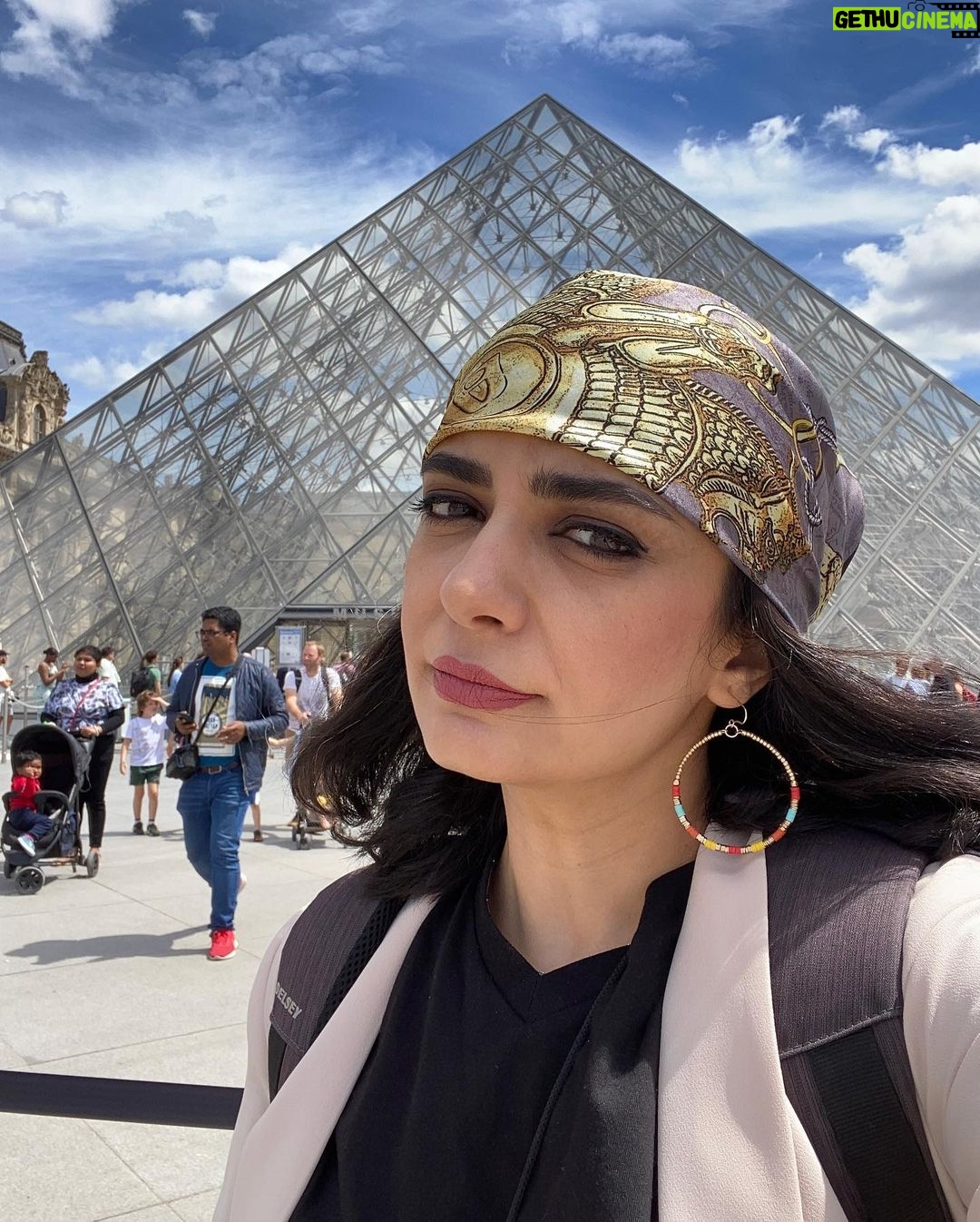 Linda Kiani Instagram - May/2022 Louvre Museum