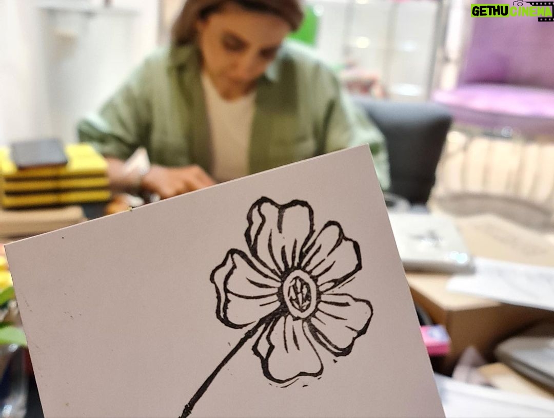 Linda Kiani Instagram - چه روز عجیبی بود امروز برام ساعتها کنار دوستانی که از دل و جان همراه بودن و پر از انرژی خوب🍒 اردی بهشت ۱۴۰۱
