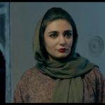 Linda Kiani Instagram - . فکر می‌کنم دیگه باید شمشیرارو از رو ببندیم! . تیزر فیلم متفاوت #صحنه_زنی همزمان با شروع اکران این فیلم از امروز در سینماها رونمایی شد. . بازیگران: مهتاب کرامتی، بهرام افشاری، پیام احمدی‌نیا، لیندا کیانی، محمد نادری، فرزانه سهیلی، سیامک ادیب، غزاله جزایری، اشکان صادقی و مجید صالحی، با حضور حمیدرضا نعیمی، امید روحانی و آتش تقی‌پور. . کارگردان: علیرضا صمدی تهیه کننده: مجید رضابالا سرمایه‌گذار: مسعود و مجید زارع پخش از: #بهمن_سبز ساخت تیزر: امید میرزایی . #صحنه_زنی؛ روایتی ناگفته از خشونت، عشق و گَنگ . #تموم_آدما_انگار_یه_درد_مشترک_دارن . @bahramafshariofficial @mahtab.keramati @sirmajid_salehi @farzanehsoheili @si.ad @mohamadnaderi57 @lindakiani4 @payamahmadinia @bahmansabz_ir @sahnehzani @omid.mirzaei_