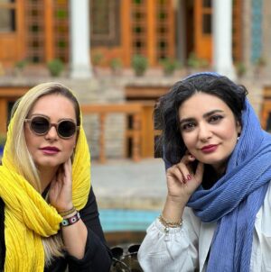 Linda Kiani Instagram - خداحافظی تا تابستان دیگر و دلتنگی…
#رفیق #همکلاسی #دوست #موزه #۷۰۰
