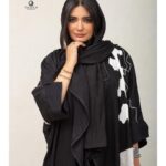 Linda Kiani Instagram - ممنون از نازلی صادقی عزیز برای طراحیه زیباشون و مهرناز عزیزم برای میکاپ🤗 @nazli___sadeghi @mehrnazmehrara.makeupartist