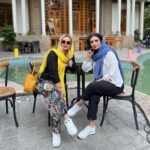 Linda Kiani Instagram - خداحافظی تا تابستان دیگر و دلتنگی… #رفیق #همکلاسی #دوست #موزه #۷۰۰
