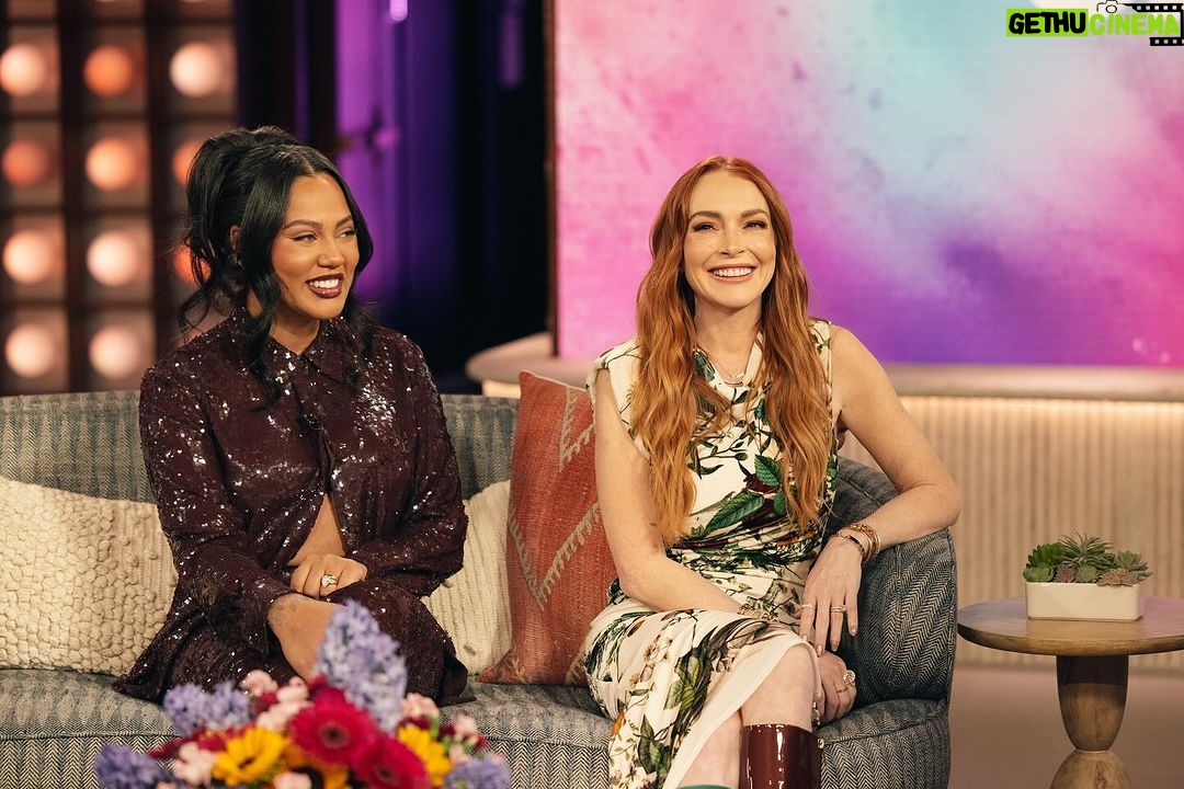 Lindsay Lohan Instagram - So excited to be part of the @kellyclarksonshow Monday! Tune in! Makeup: @kristopherbuckle Hair: @daniellepriano Styling: @marielhaenn #randm @robzangardi Nails: @enamelle Dress: @monsemaison Boots: @santoniofficial