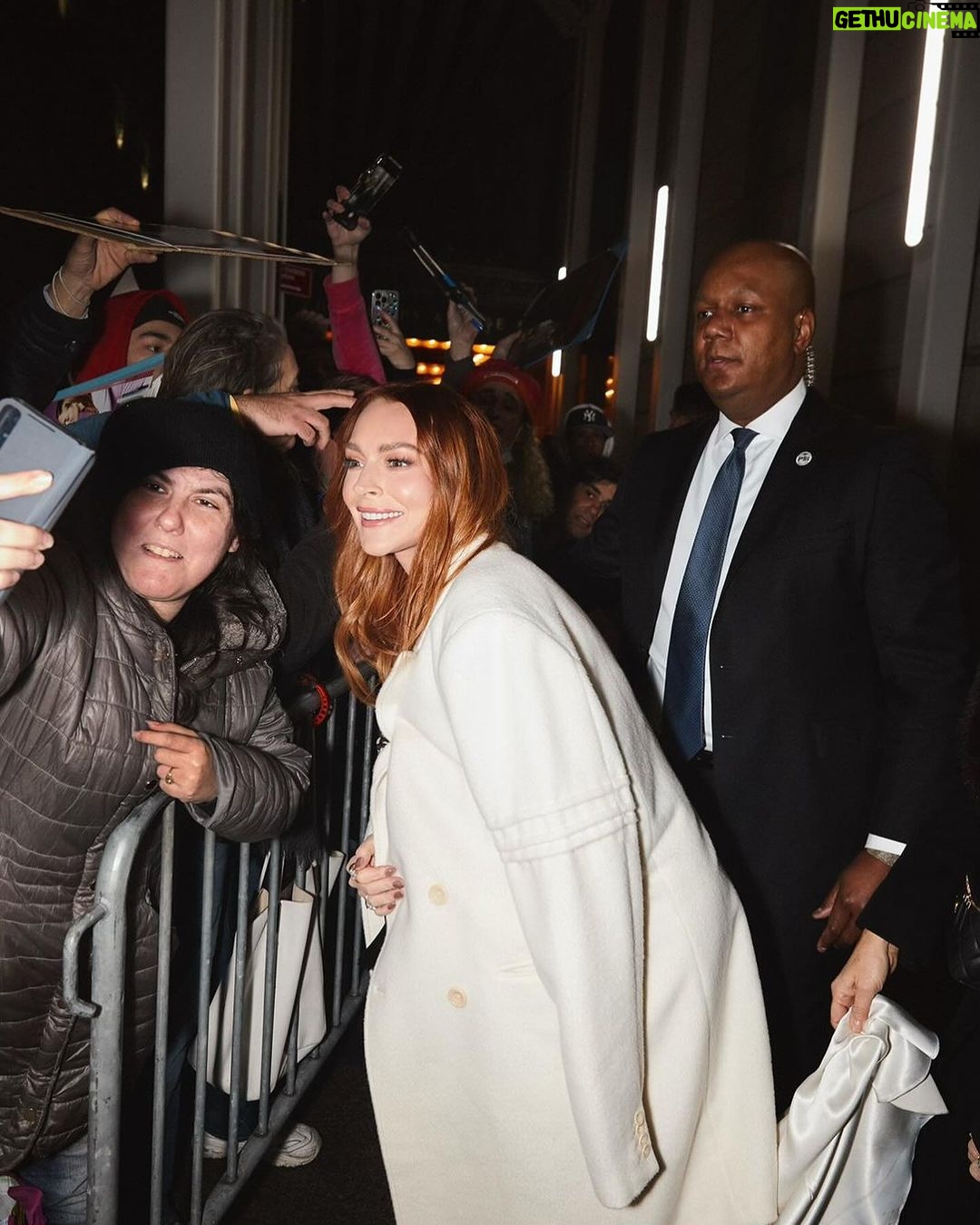 Lindsay Lohan Instagram - So grateful for all of the love and support ☘️🥰 Makeup: @kristopherbuckle Hair: @daniellepriano Styling: @marielhaenn #randm @robzangardi Nails: @enamelle Photography: @iam_newyorkmade Dress: Archive @jgalliano Shoes: @casadeiofficial Coat: @sentaler Earrings: @worldofreza Bag: @huntingseasonnyc Bracelets: @hoorsenbuhs @vraiofficial #netflix #netflixfilm #irishwish