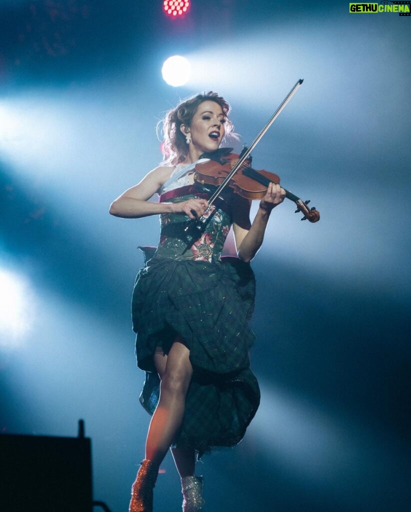 Lindsey Stirling Instagram - Can’t believe we only have 5 shows left in the US camera @thewastingtimeco