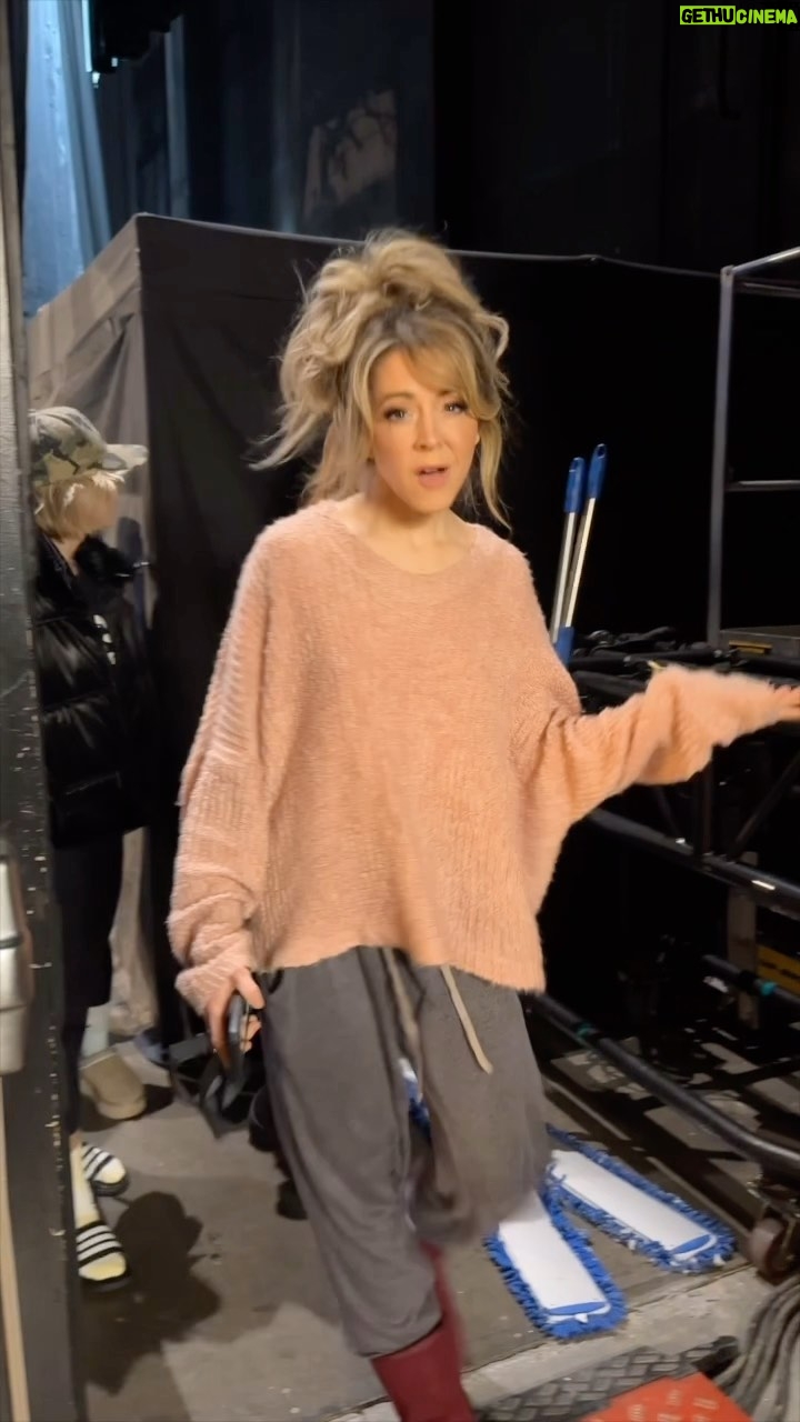 Lindsey Stirling Instagram - #tourgirls