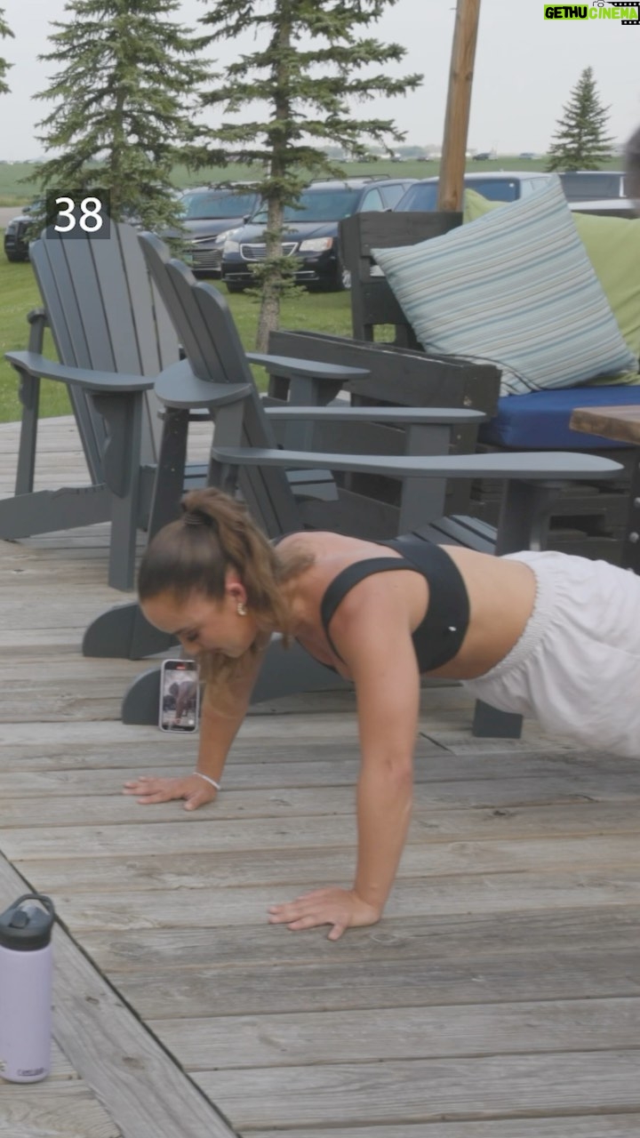 Lindsey Stirling Instagram - #pushup #competition #kashmir