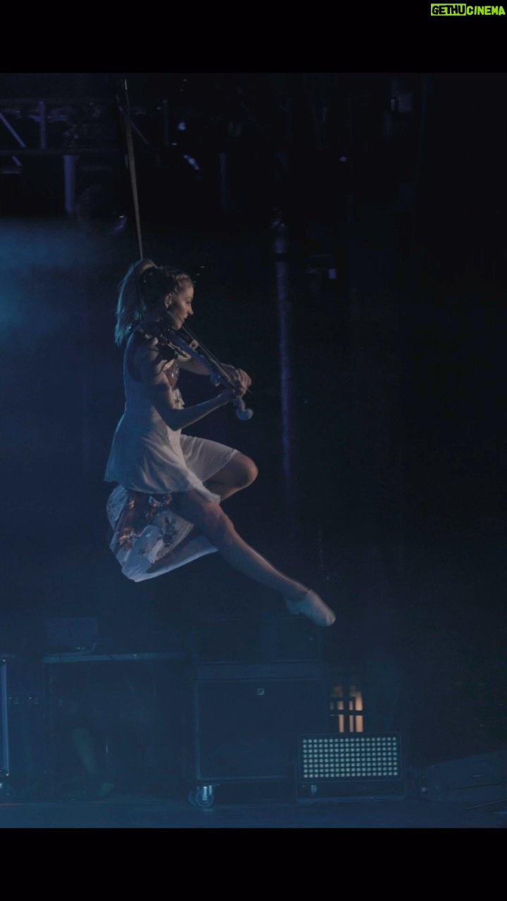 Lindsey Stirling Instagram - The time is now - #SnowWaltzTour is OFFICIALLY on sale!! Get your tickets and VIP packages on lindseystirling.com