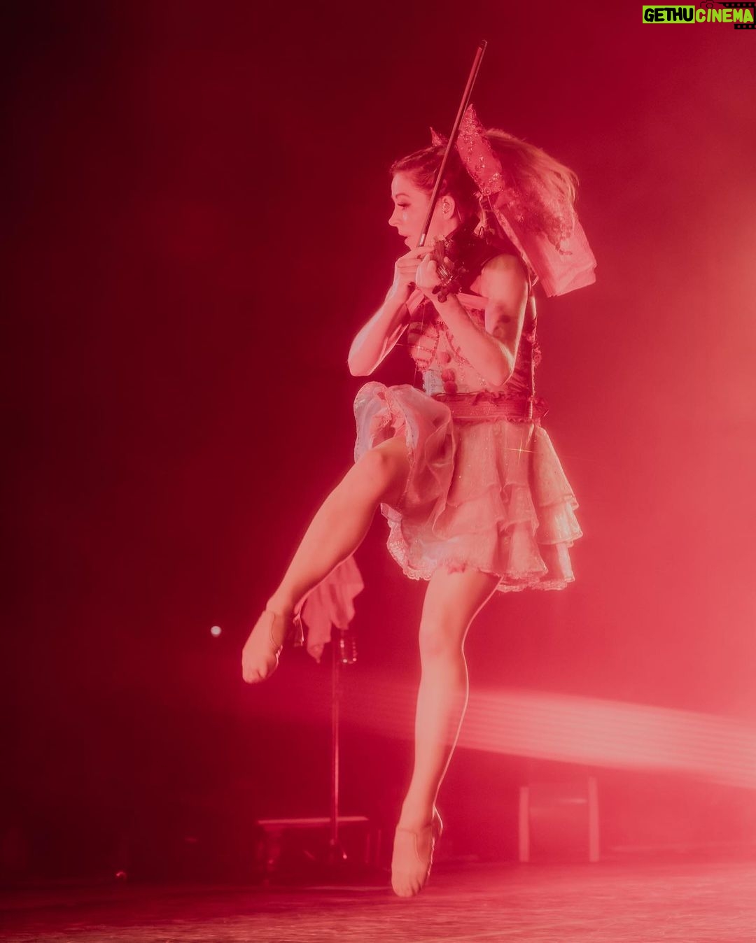 Lindsey Stirling Instagram - “This one’s a little scary” 📸 @itsalexlyon