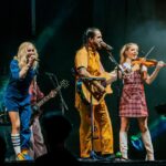 Lindsey Stirling Instagram – This has been such a special tour with @walkofftheearth. Their creativity and musicality amazes me every night and it’s an honor to share the stage with them.