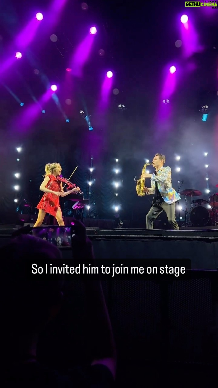 Lindsey Stirling Instagram - @valentinkmusic 🎷 was such a special guest.