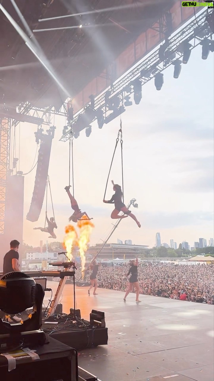 Lindsey Stirling Instagram - Join me over the last few months as my team and I prepared for #lollapalooza #kashmir