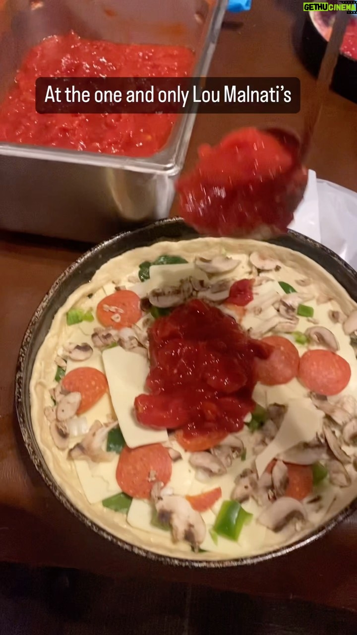 Lindsey Stirling Instagram - @loumalnatis taught us how to make deep dish #pizza