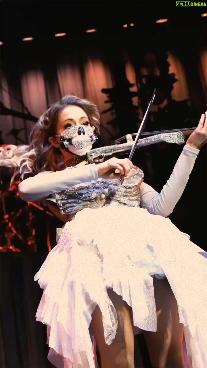 Lindsey Stirling Instagram - Only 5 shows left this year!