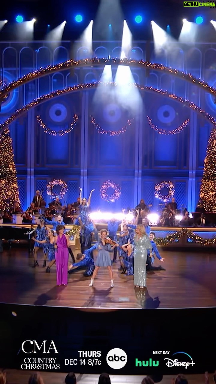 Lindsey Stirling Instagram - Grab your family, friends, & some hot cocoa and get ready to sing along with some of your favorite artists like @AmyGrantOfficial and @TrishaYearwood as they kick off this magical time of the year! CMA Country Christmas begins NOW on @ABCNetwork! #CMAchristmas CMA Country Music Association