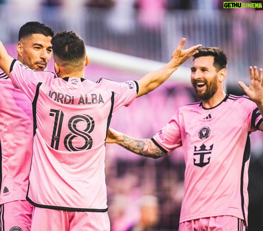 Lionel Messi Instagram - Gran partido de todos y victoria en el Clásico!!! 💪 Chase Stadium