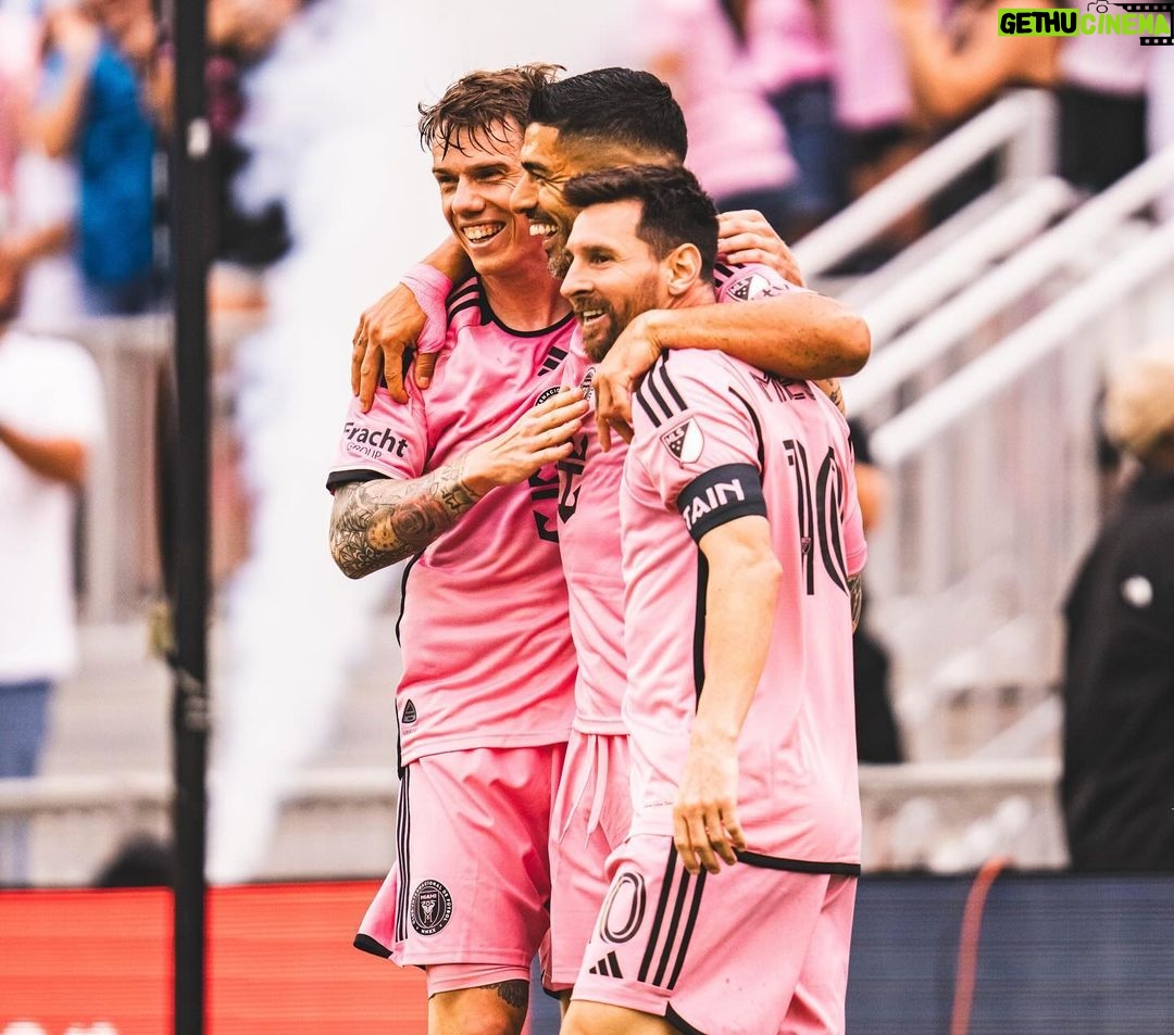 Lionel Messi Instagram - Gran partido de todos y victoria en el Clásico!!! 💪 Chase Stadium