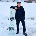 Lionel Richie Instagram - Uh-oh — Took a break from Sundance to refine my technique on the slopes 🏂 😜 - for Q&A, leave a comment Or tag a friend who needs to see this… 😂 @sundanceorg #filmfestival #slopes #parkcity Sundance Film Festival