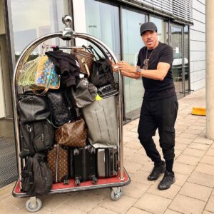 Lionel Richie Instagram - Austria, here I come .. 🎉 😜