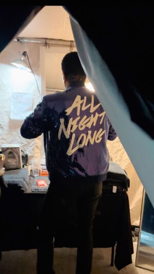 Lionel Richie Instagram - All Night Long in Dublin 🍀 

Custom Jacket: @davethomasstyle