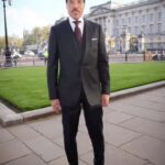 Lionel Richie Instagram – A conversation with @bbc
Photo: Dirk Vanoucek
Styling: @davethomasstyle Buckingham Palace, London