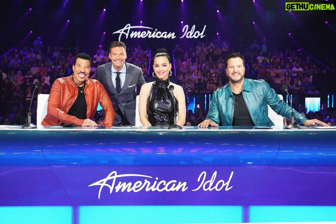 Lionel Richie Instagram - The Top 10 is coming for you LIVE on #AmericanIdol right now!