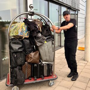 Lionel Richie Instagram - Austria, here I come .. 🎉 😜