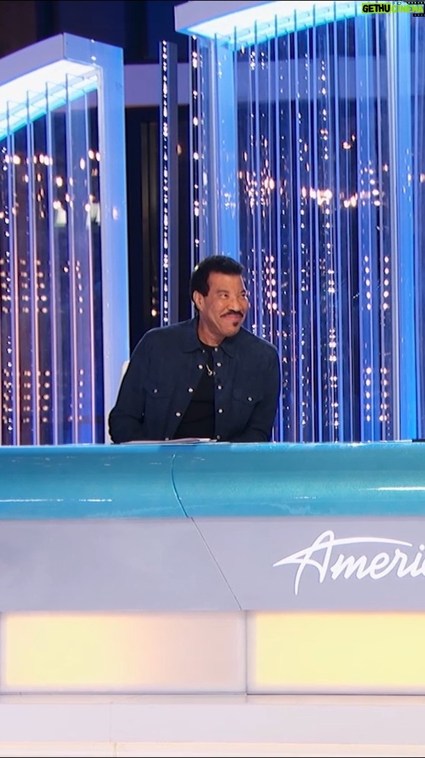 Lionel Richie Instagram - Way to call me out @lukebryan! Nothing wrong with a quick chat with the stars above from time to time… keeps us shining 😎✨ #idol
