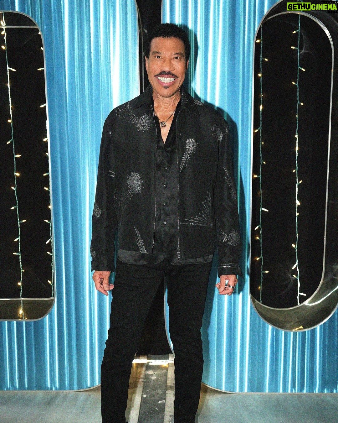 Lionel Richie Instagram - Can you believe itβs already time for the #IDOLFINALE ππ?! Who is ready to meet the next #AmericanIdol tonight? ππ½ββοΈ