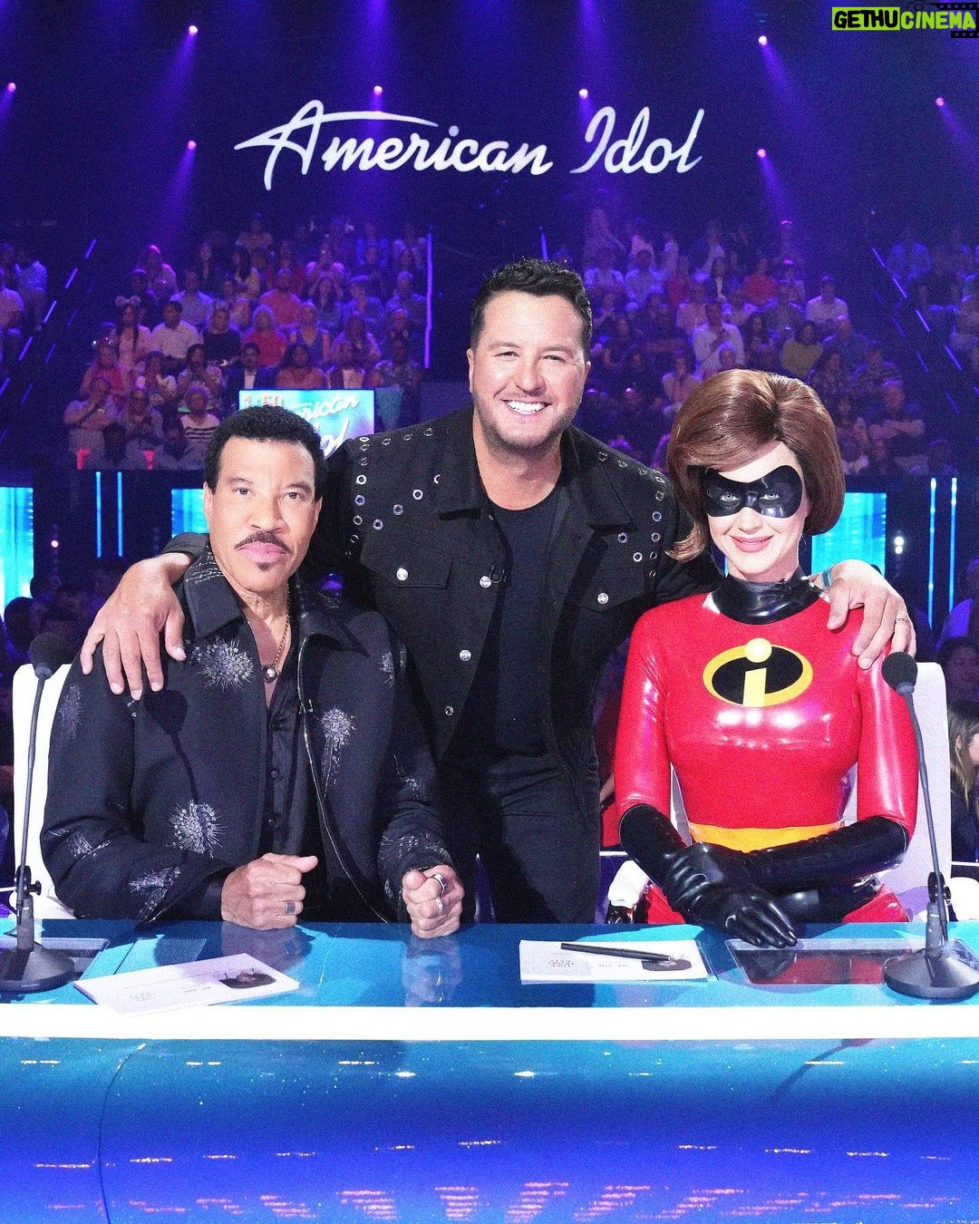 Lionel Richie Instagram - Can you believe itβs already time for the #IDOLFINALE ππ?! Who is ready to meet the next #AmericanIdol tonight? ππ½ββοΈ