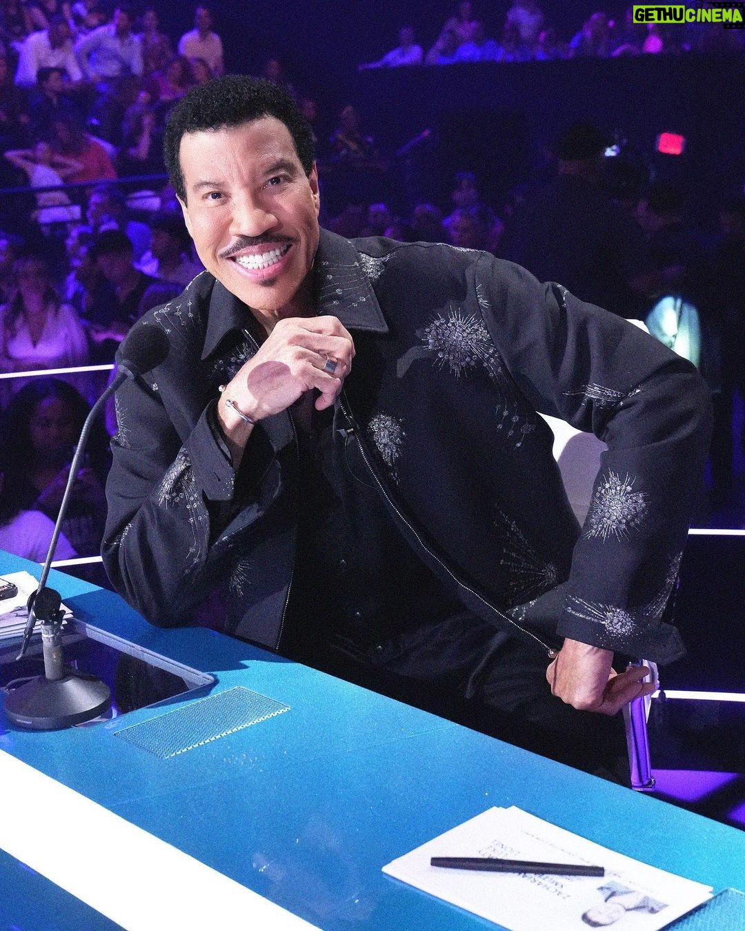 Lionel Richie Instagram - Can you believe itβs already time for the #IDOLFINALE ππ?! Who is ready to meet the next #AmericanIdol tonight? ππ½ββοΈ