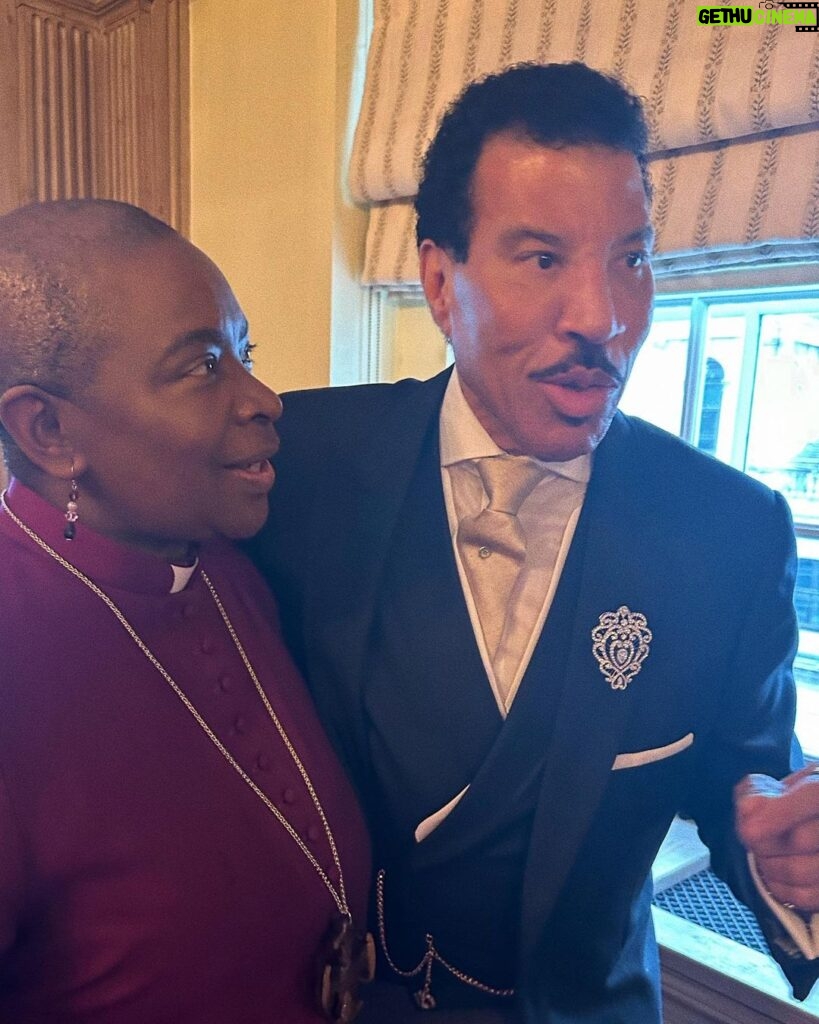 Lionel Richie Instagram - British Vogue’s Editor-in Chief @edward_enninful OBE and @vanessakingori OBE hosted an incredible lunch in celebration of the key players involved. Eva Omaghomi LVO, director of community engagement for King Charles III and Queen Camilla. The Ascension Choir, who performed “Alleluia” at Westminster Abbey. Baroness Valerie Amos, who had a momentous role in the Coronation service. And Rose Josephine Hudson-Wilkin MBE, the first Black woman to become bishop of the Church of England. @vanessakingori @edward_enninful @evaomaghomi @britishvogue @princestrust Photo: @marco.bahler Fortnum & Mason