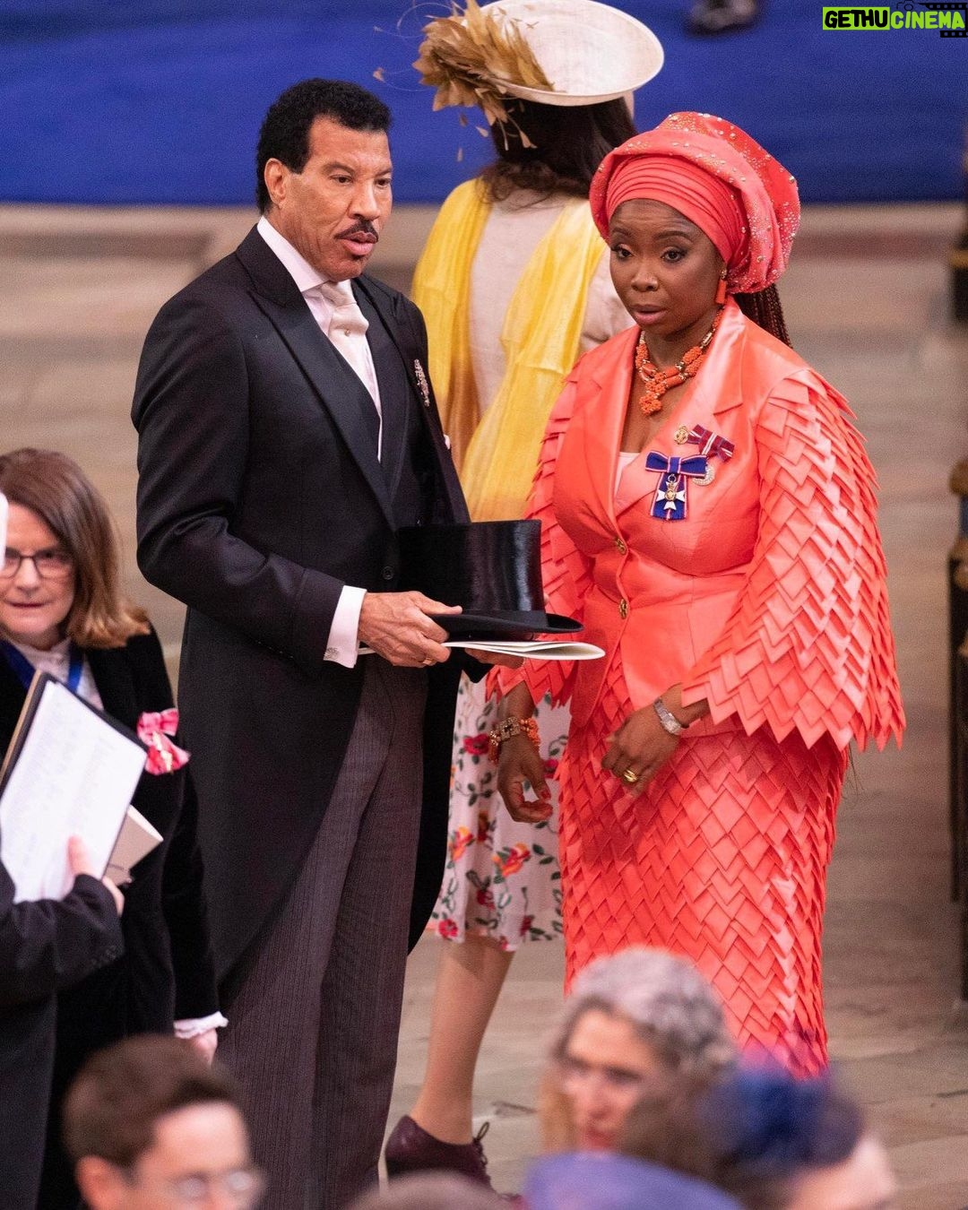 Lionel Richie Instagram - British Vogue’s Editor-in Chief @edward_enninful OBE and @vanessakingori OBE hosted an incredible lunch in celebration of the key players involved. Eva Omaghomi LVO, director of community engagement for King Charles III and Queen Camilla. The Ascension Choir, who performed “Alleluia” at Westminster Abbey. Baroness Valerie Amos, who had a momentous role in the Coronation service. And Rose Josephine Hudson-Wilkin MBE, the first Black woman to become bishop of the Church of England. @vanessakingori @edward_enninful @evaomaghomi @britishvogue @princestrust Photo: @marco.bahler Fortnum & Mason