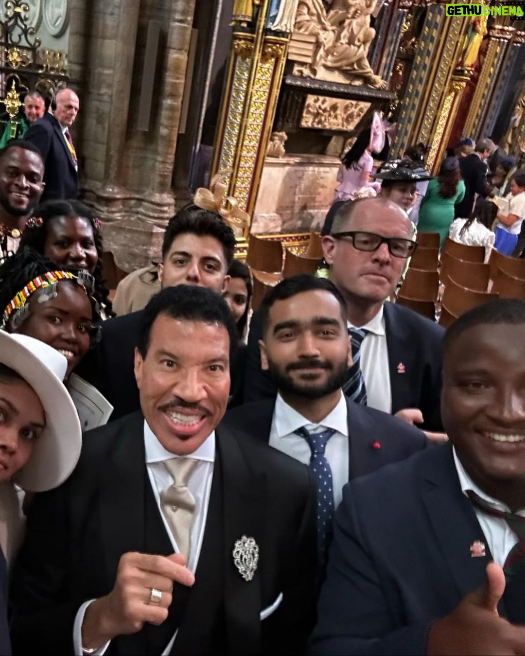 Lionel Richie Instagram - British Vogue’s Editor-in Chief @edward_enninful OBE and @vanessakingori OBE hosted an incredible lunch in celebration of the key players involved. Eva Omaghomi LVO, director of community engagement for King Charles III and Queen Camilla. The Ascension Choir, who performed “Alleluia” at Westminster Abbey. Baroness Valerie Amos, who had a momentous role in the Coronation service. And Rose Josephine Hudson-Wilkin MBE, the first Black woman to become bishop of the Church of England. @vanessakingori @edward_enninful @evaomaghomi @britishvogue @princestrust Photo: @marco.bahler Fortnum & Mason